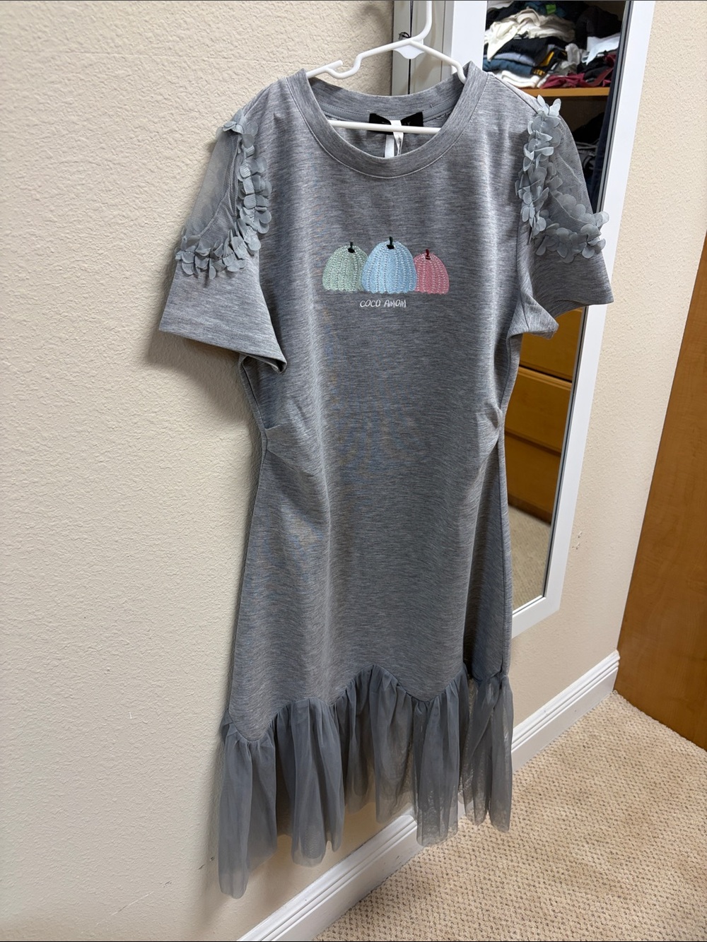 Girls' Grey Tulle-Hem Dress with Pastel Hat Embroidery
